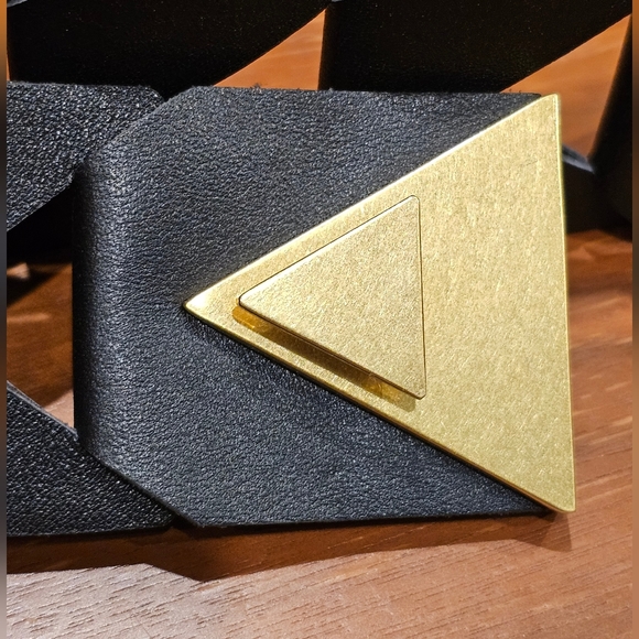 BOTTEGA VENETA Cutout 5cm Belt, gold tone hardware, black calf leather main image 9